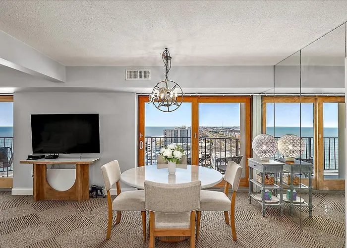 Updated 2 Bedroom At The 9400 Building With Ocean Views! Ferienhaus *