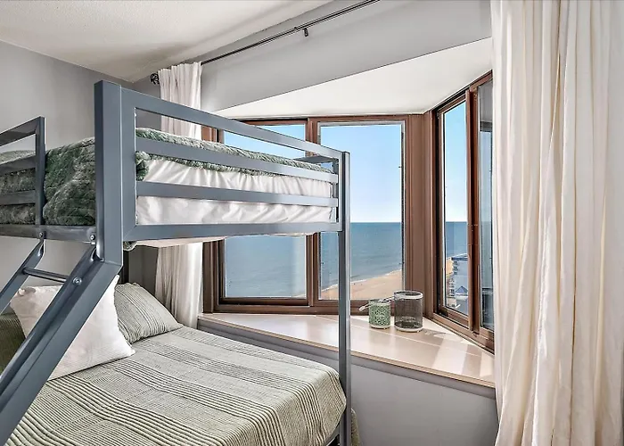 Updated 2 Bedroom At The 9400 Building With Ocean Views! Ocean Stadt