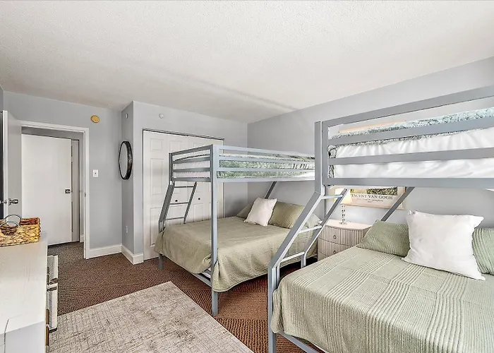 Updated 2 Bedroom At The 9400 Building With Ocean Views! Ocean Stadt