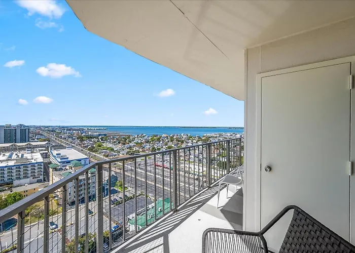 Updated 2 Bedroom At The 9400 Building With Ocean Views!