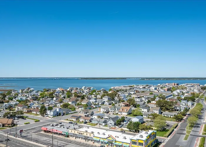 Updated 2 Bedroom At The 9400 Building With Ocean Views! *