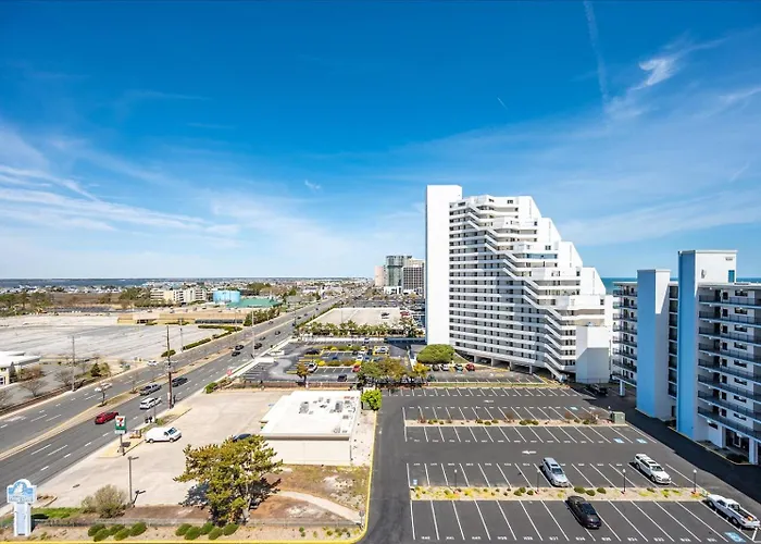 Updated 2 Bedroom At The 9400 Building With Ocean Views! Ferienhaus *